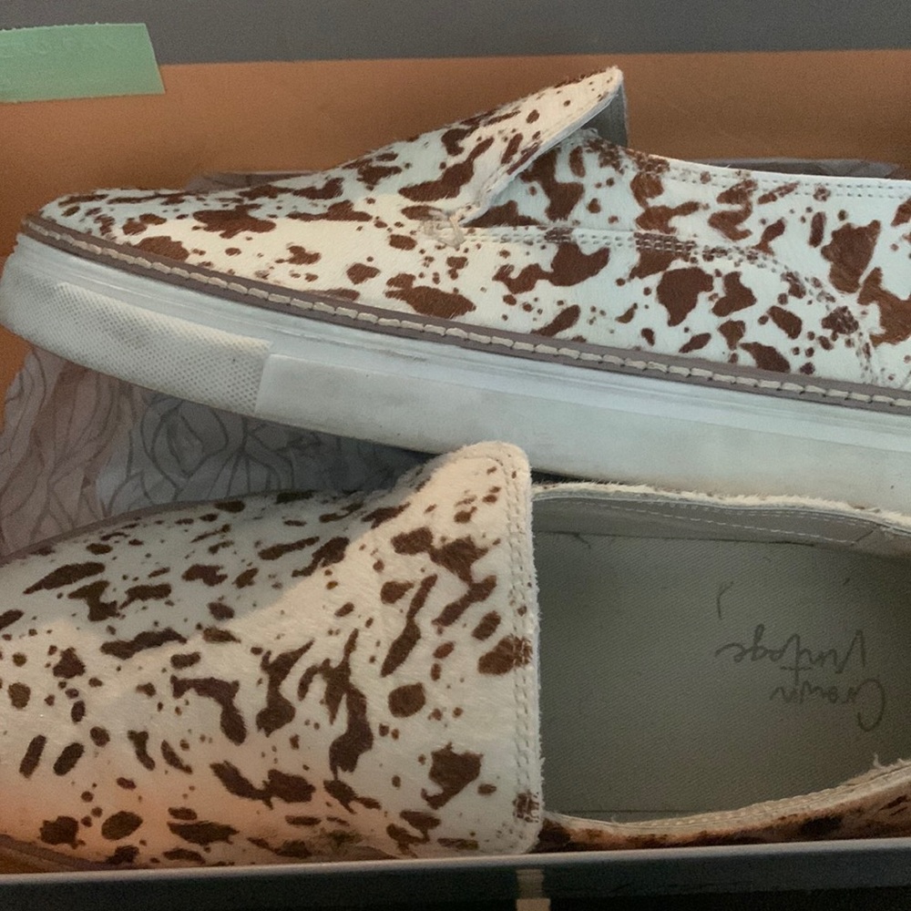 Crown Vintage Cv-Kaide Cow Print Sneakers